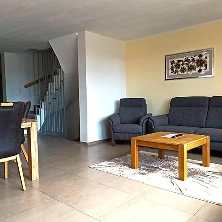 Modern Doppelhaus Hébergement de vacances Baunatal