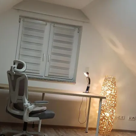 Modern Doppelhaus בית נופש *